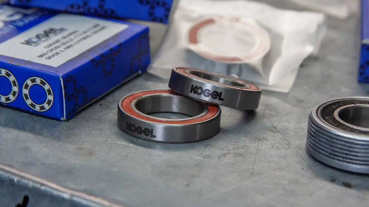 All the components in a bicycle ball bearing (how they interact with each other)